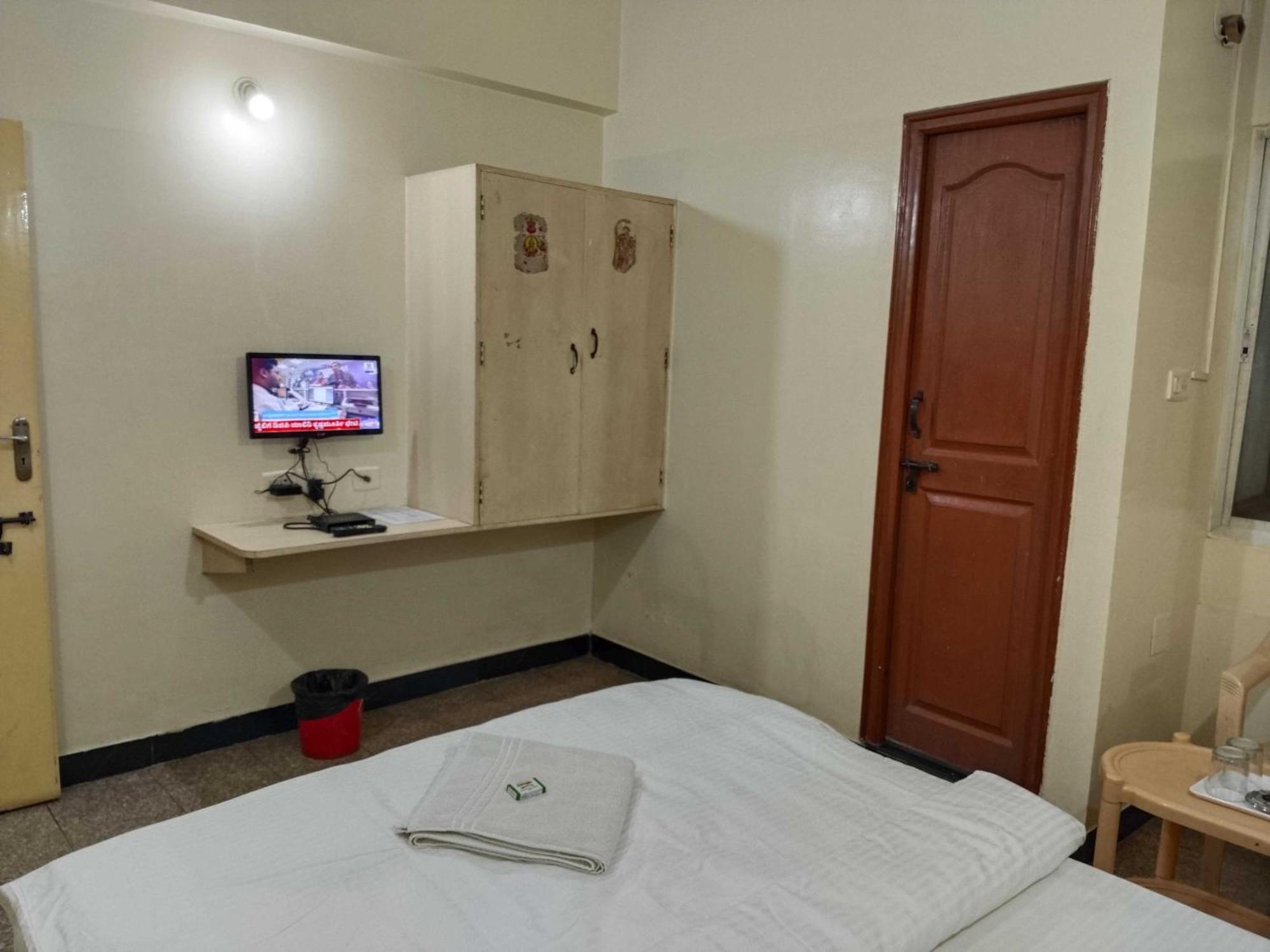 Hotel O Sri Vijaya Palace Lodging Bangalore Exterior photo